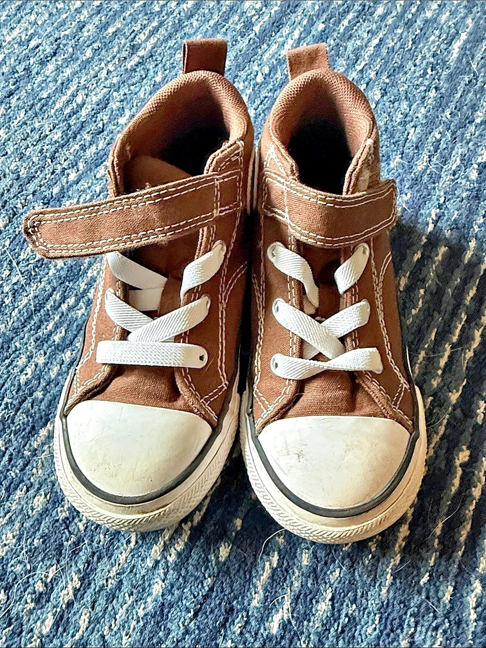 Converse Chuck Taylor All Star Easy-On High Top Sneakers Brown & White